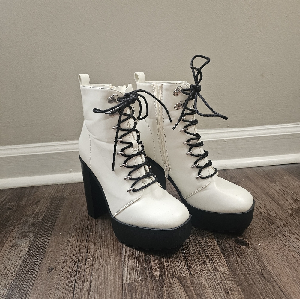 Forever 21 Brand New White and Black Lace-Up Boots